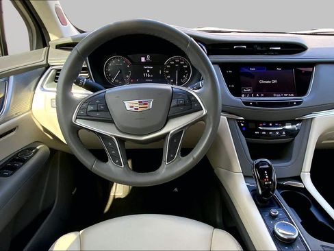Used 2023 Cadillac XT5 Premium Luxury FWD image 6