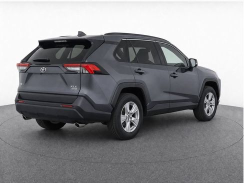 Used 2021 Toyota RAV4 XLE AWD/4WD image 6
