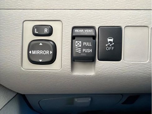 Used 2012 Toyota Sienna XLE w/ Entertainment Pkg image 25