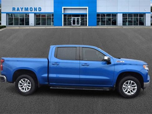 Certified 2022 Chevrolet Silverado 1500 LT image 2