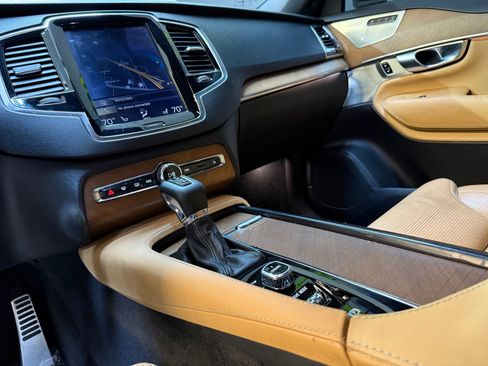 Used 2017 Volvo XC90 T6 Inscription w/ Vision Package image 29