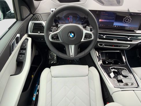 New 2026 BMW X5 xDrive40i w/ M Sport Package AWD/4WD image 16