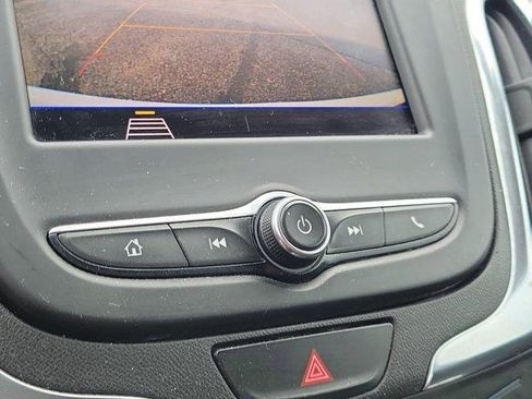 Used 2021 Chevrolet Equinox LT image 28