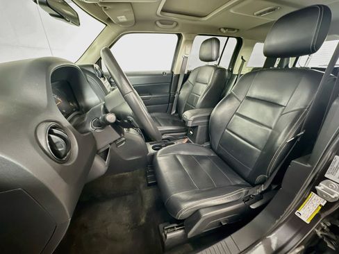 Used 2016 Jeep Patriot High Altitude AWD/4WD image 13