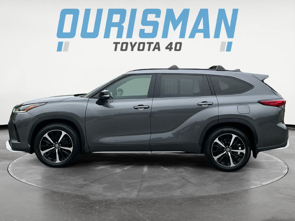 Used 2022 Toyota Highlander XSE AWD/4WD image 4