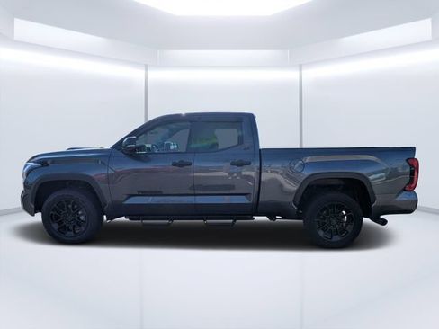 Used 2023 Toyota Tundra SR5 w/ SR5 Convenience Package AWD/4WD image 6