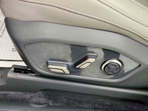 Used 2026 Kia EV9 Wind image 12