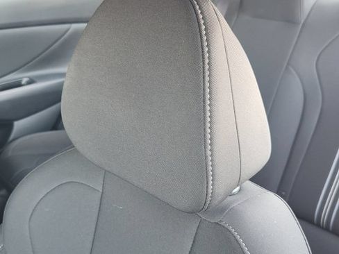 Certified 2025 Hyundai Elantra Sport FWD image 9