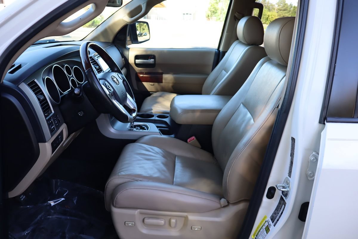 Used 2014 Toyota Sequoia Platinum RWD image 19