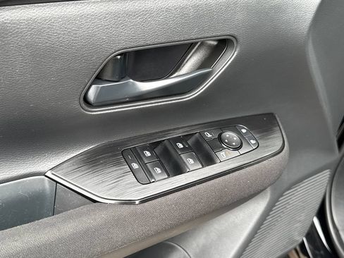 Used 2025 Nissan Kicks S AWD/4WD image 26