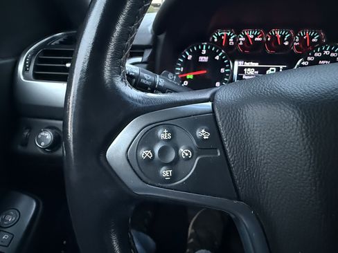 Used 2019 Chevrolet Suburban LT image 28