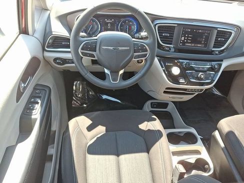 Used 2023 Chrysler Voyager LX FWD image 11
