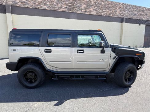 Used 2004 HUMMER H2 w/ Preferred Equipment Group AWD/4WD image 8