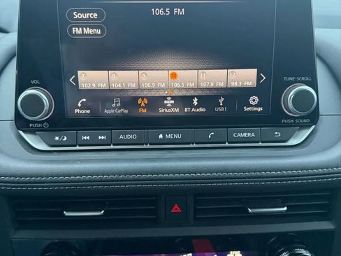 Used 2024 Nissan Rogue SV image 14