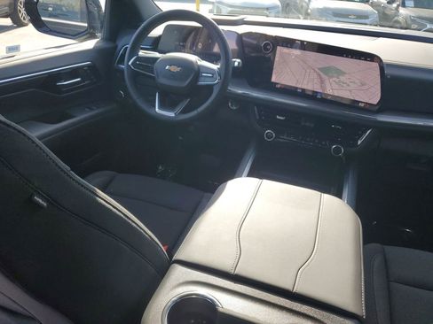 New 2026 Chevrolet Suburban LS image 10