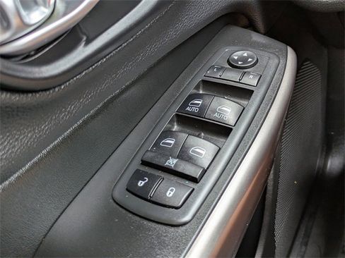 Used 2019 Jeep Cherokee Latitude Plus w/ Cold Weather Group image 22