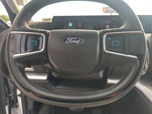 Used 2025 Ford Expedition Platinum AWD/4WD image 26