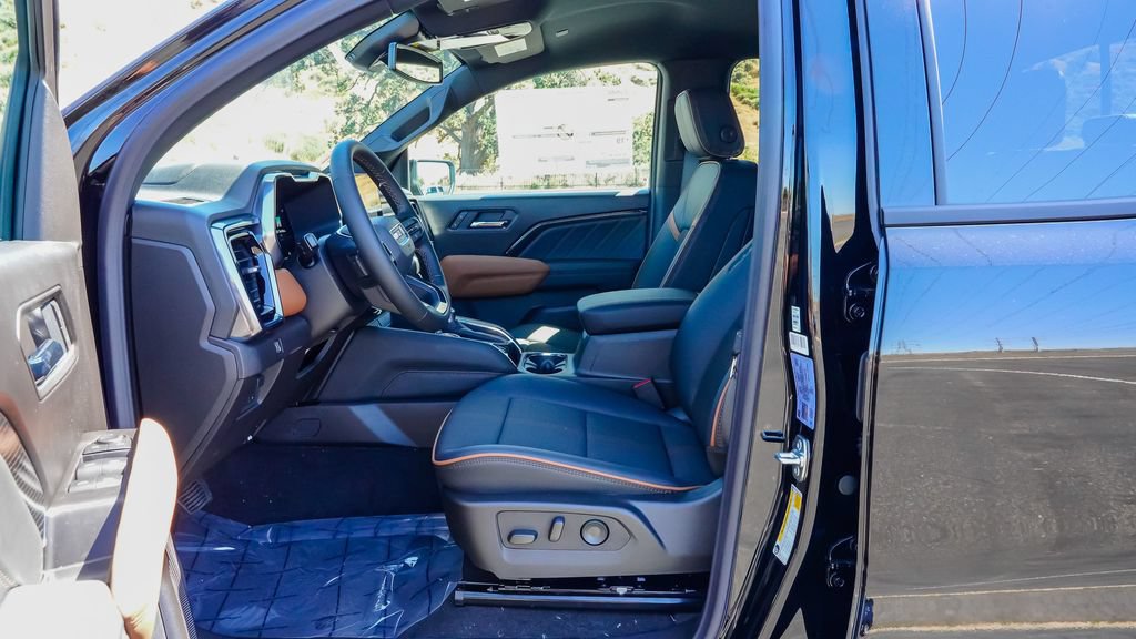 New 2026 GMC Canyon AT4 AWD/4WD image 13