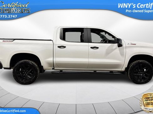 Used 2021 Chevrolet Silverado 1500 LT Trail Boss w/ Bed Protection Package image 4