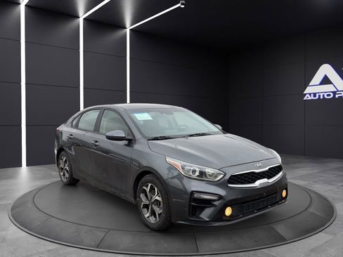 Used 2021 Kia Forte LXS image 3