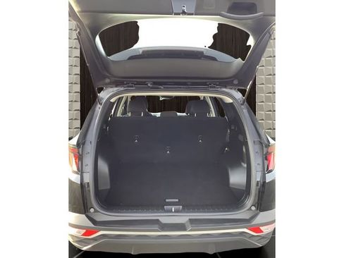 Used 2024 Hyundai Tucson SE image 16