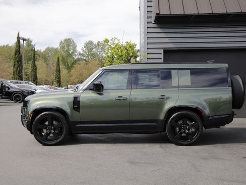 New 2026 Land Rover Defender 130 X-Dynamic SE AWD/4WD image 5