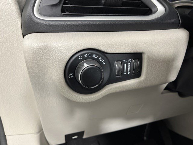 Used 2023 Chrysler Voyager LX FWD image 26