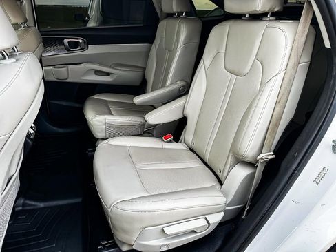 Used 2021 Kia Sorento S image 26