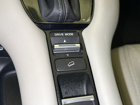 Certified 2025 Honda HR-V LX image 26