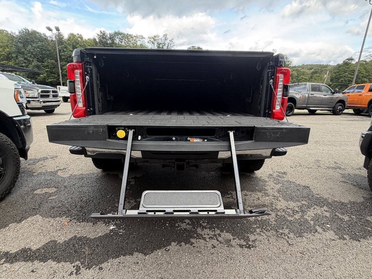 Used 2025 Ford F450 Lariat w/ Lariat Ultimate Package AWD/4WD image 14