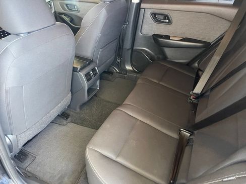 Used 2023 Nissan Rogue S FWD image 12
