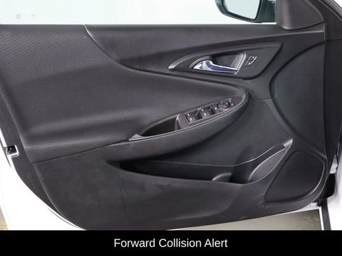Used 2021 Chevrolet Malibu RS FWD image 18