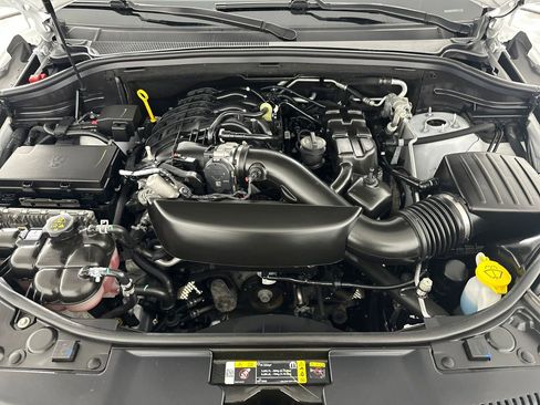 Used 2025 Dodge Durango GT AWD/4WD image 25