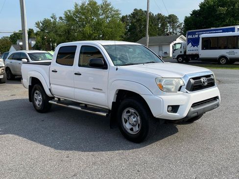 Used 2012 Toyota Tacoma 4x4 Double Cab w/ SR5 Pkg image 4