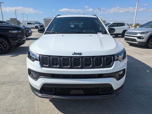 New 2026 Jeep Compass Latitude image 3