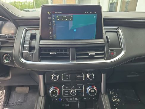 Certified 2024 GMC Yukon SLT AWD/4WD image 19
