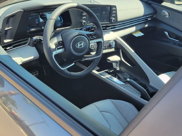 New 2026 Hyundai Elantra SEL Sport FWD image 5