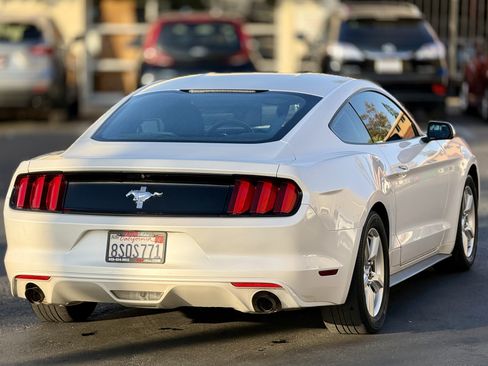 Used 2017 Ford Mustang Coupe RWD image 8
