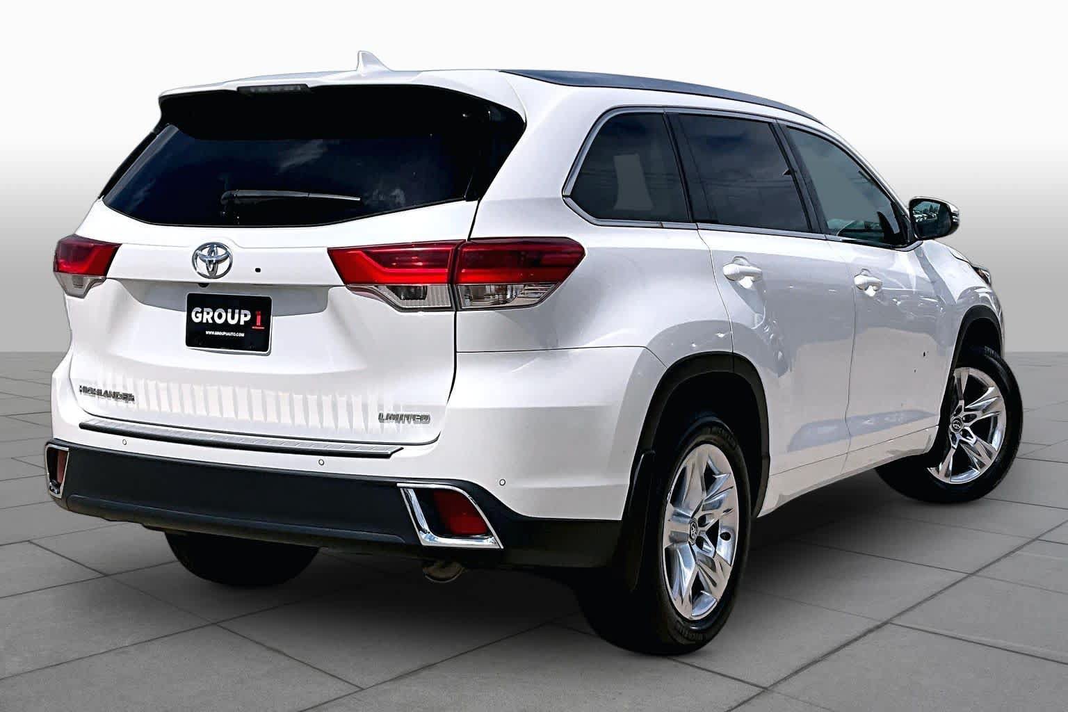 Used 2017 Toyota Highlander Limited FWD image 13
