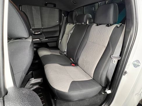 Used 2023 Toyota Tacoma TRD Sport image 11