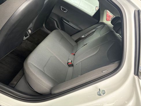 Used 2025 Kia K4 LXS FWD image 35