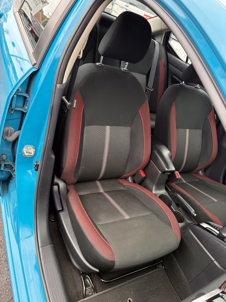Used 2025 Nissan Versa SR FWD image 18