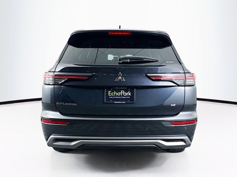 Used 2025 Mitsubishi Outlander SE image 7