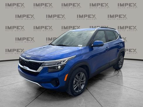 Used 2023 Kia Seltos S w/ Navigation Package FWD image 1