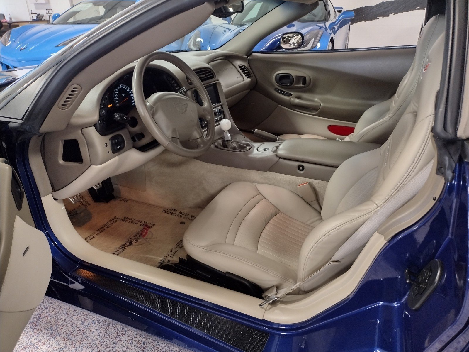 Used 2004 Chevrolet Corvette Convertible w/ Preferred Equipment Group RWD image 10