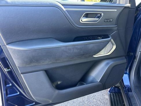 Certified 2025 INFINITI QX80 Sensory image 18