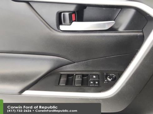 Used 2021 Toyota RAV4 XLE image 20