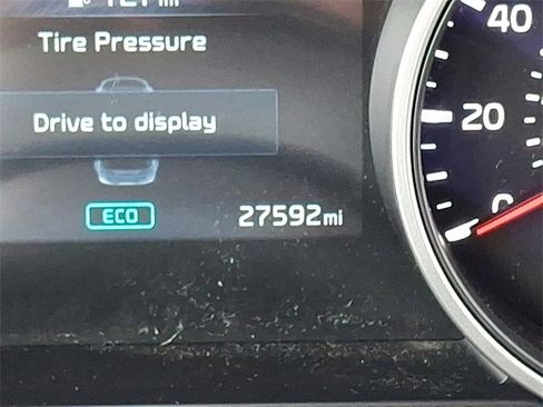 Used 2024 Kia Carnival LX image 20