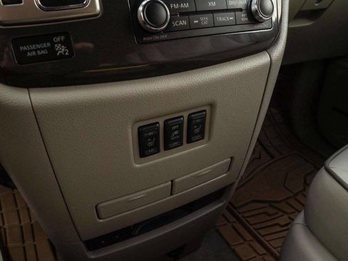 Used 2015 Nissan Quest Platinum image 22