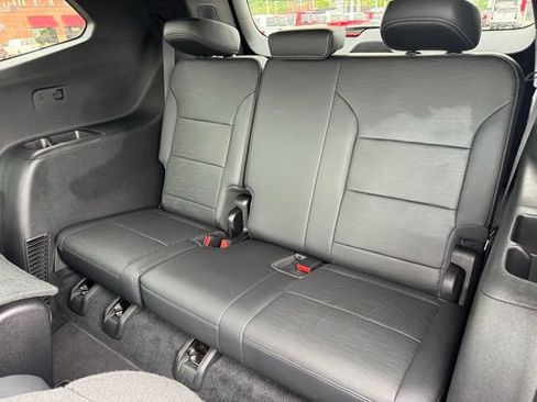 Certified 2025 Buick Enclave Sport Touring AWD/4WD image 9